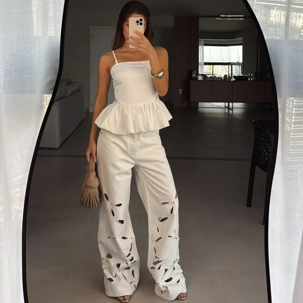 Calça Jeans Flare Floral Vazada