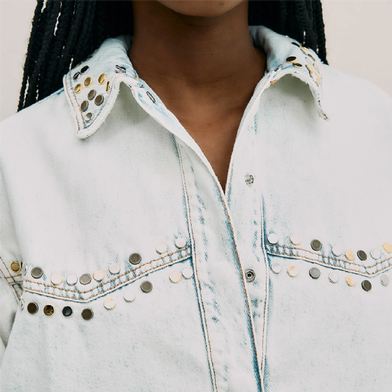 Camisa Jeans Com Aplicações