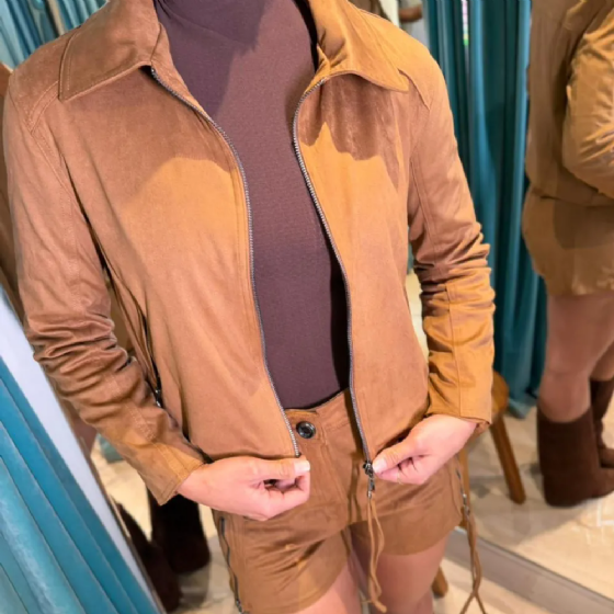 Jaqueta Cropped Em Camurça