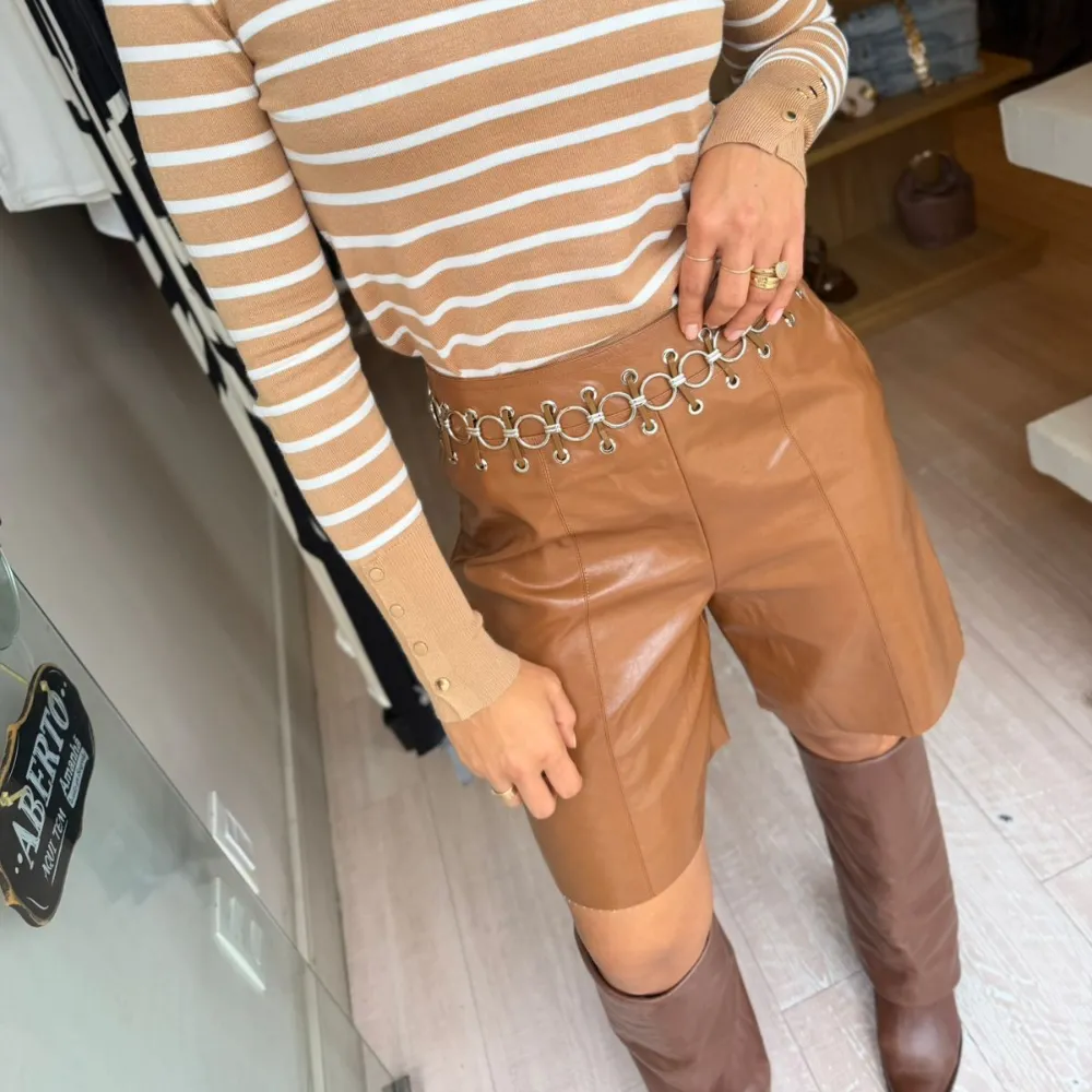 Short Pu C/Detalhe