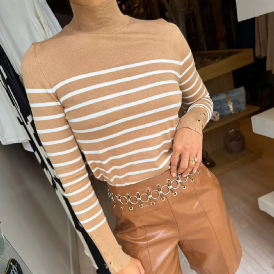 Blusa Retilinea Listrada C/Botões