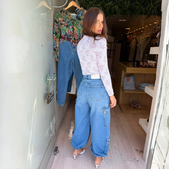 Blusa De Renda Gola Alta