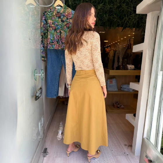 Blusa De Renda Gola Alta